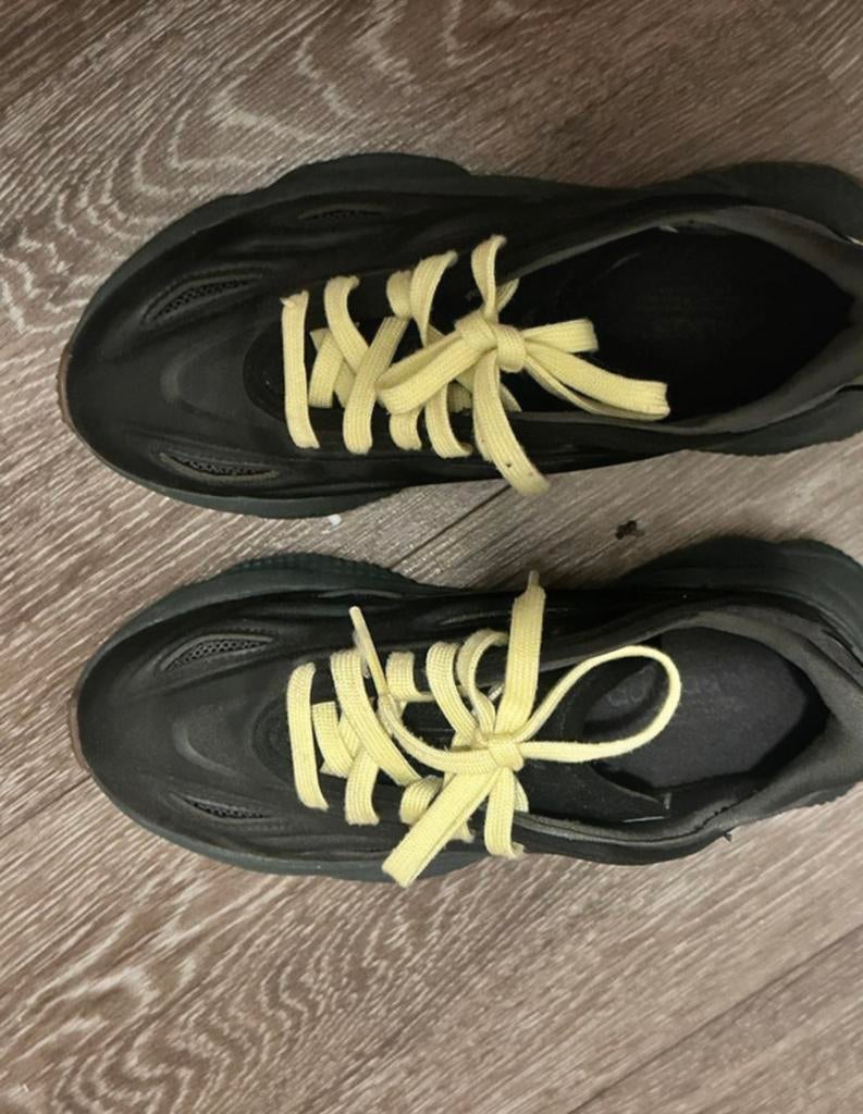 Ozweego, Kinderen en Baby's, Kinderkleding | Schoenen en Sokken, Ophalen of Verzenden, Zo goed als nieuw, Meisje, Overige typen