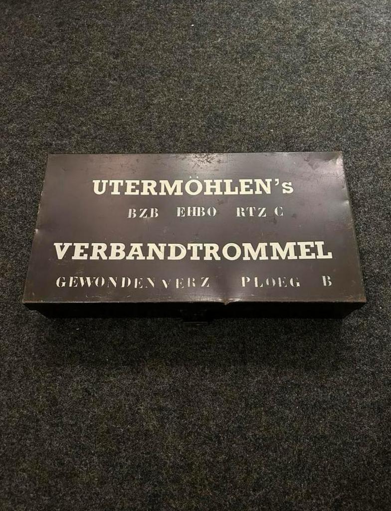 Grote metalen verbandkoffer EHBO NS RTD ploeg B, Verzamelen, Spoorwegen en Tramwegen, Gebruikt, Trein, Ophalen of Verzenden