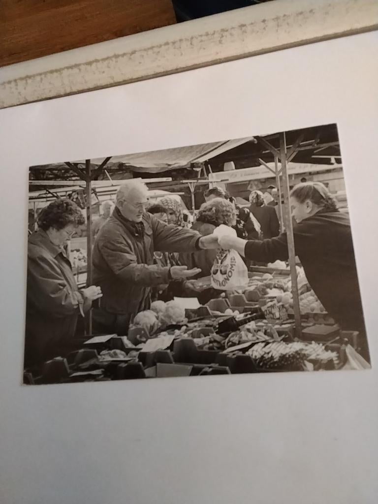 DE MARKT IN HET  GEWONE LEVEN. TREFPUNT VOOR MENSEN, Ophalen of Verzenden, Overige thema's