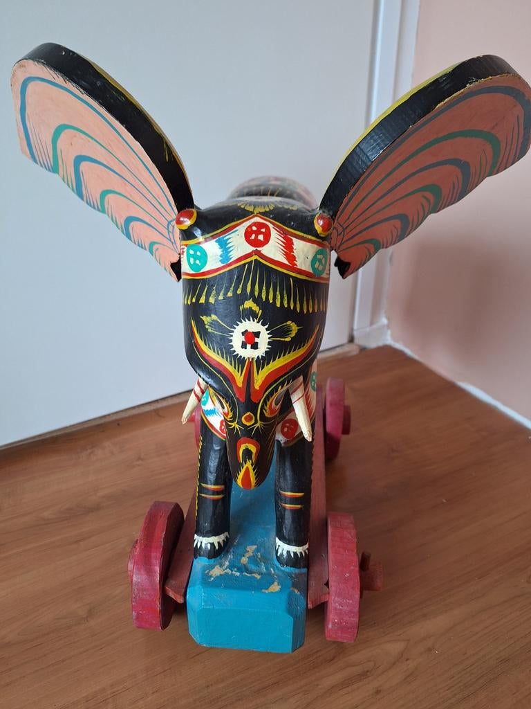 Houten olifant op wielen, Antiek en Kunst, Kunst | Designobjecten, Ophalen of Verzenden