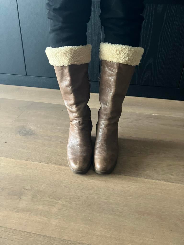Ugg maat 38 Leder bruin, Ophalen of Verzenden, Zo goed als nieuw, Bruin, Hoge laarzen