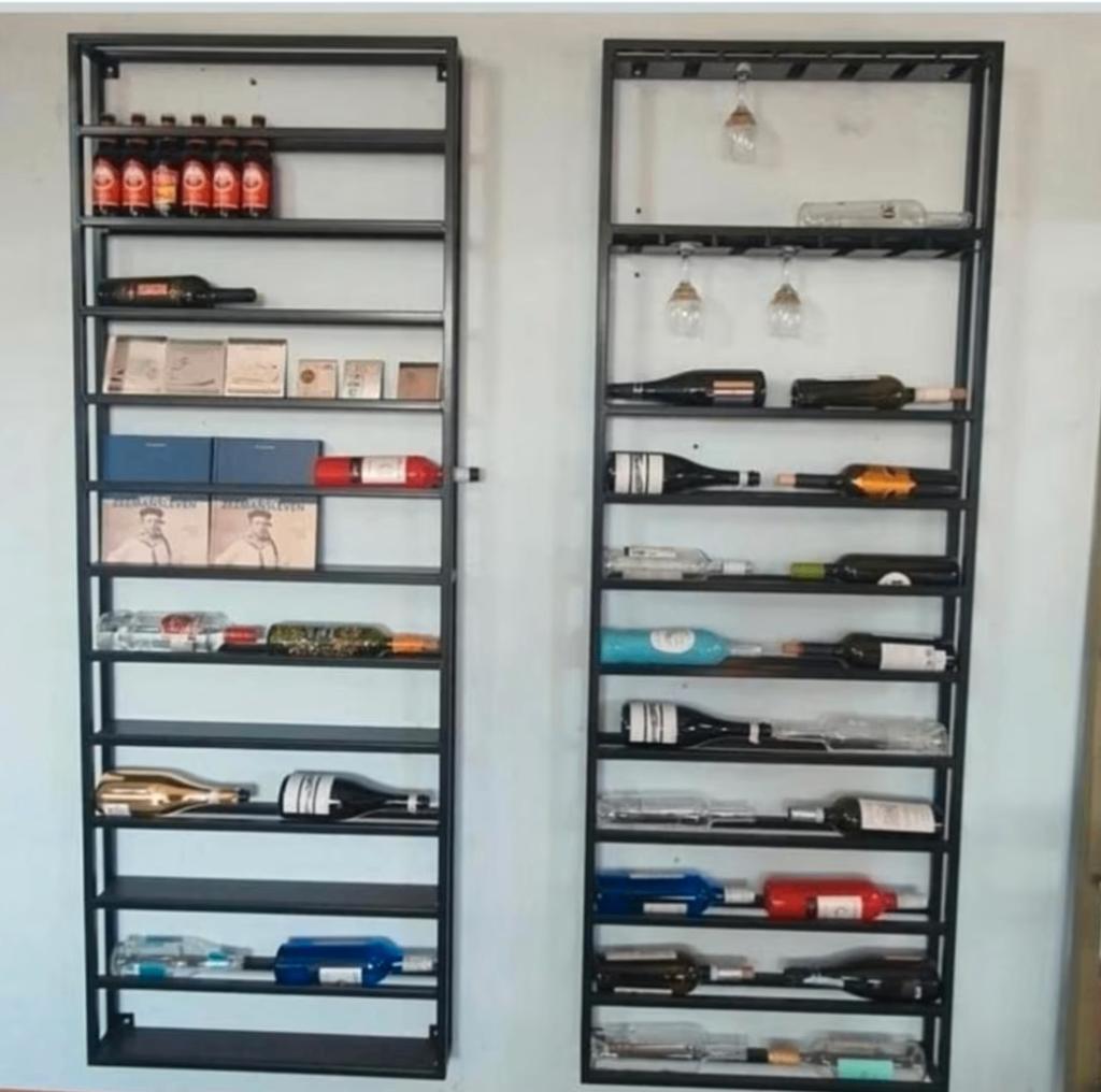 Industrieel wijnrek - handgemaakt - nw. prijs 508€, Ophalen, 15 tot 25 flessen, Zo goed als nieuw, Metaal