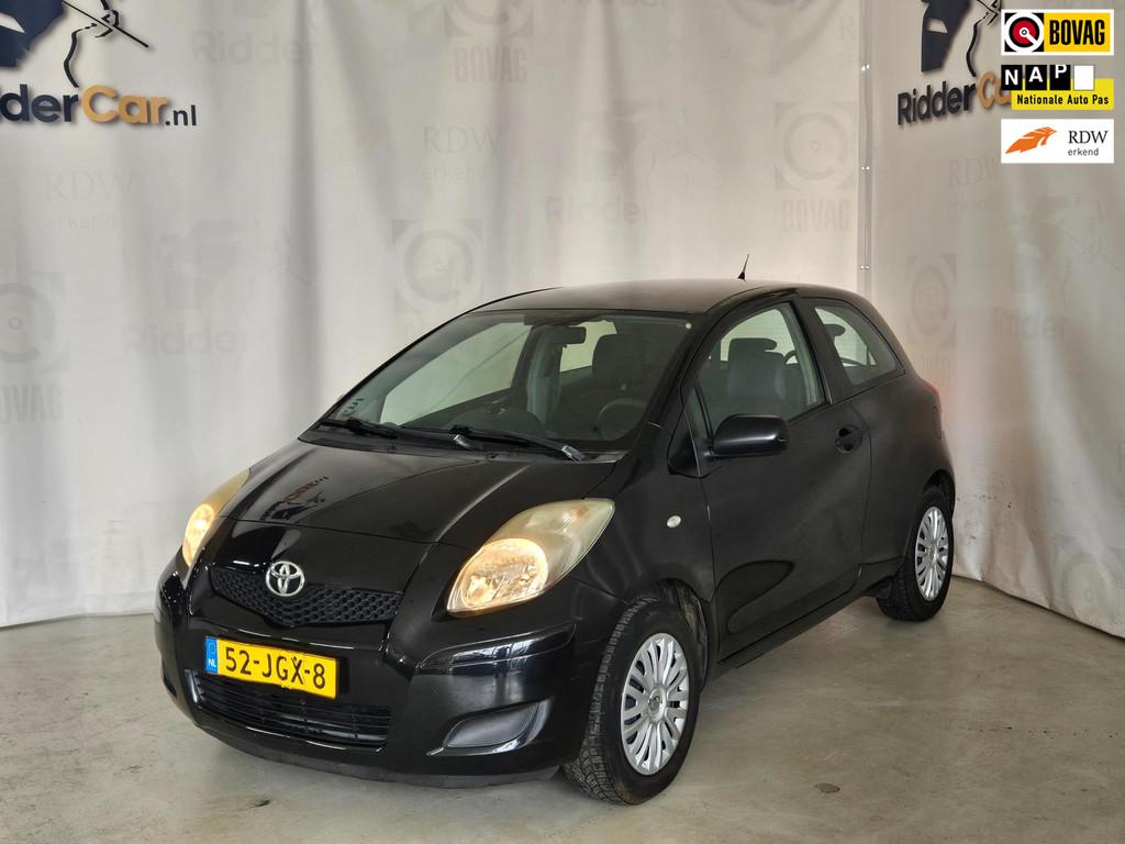 Toyota Yaris 1.0 VVTi Acces|NAP|1E EIG|APK10-26|ELEK RAMEN, Voorwielaandrijving, 750 kg, 965 kg, Zwart