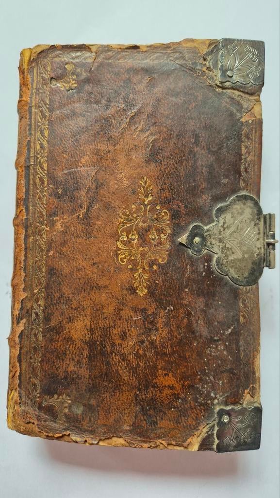 Antiek bijbeltje met zilver slotje en beslag Antwerpen, Antiek en Kunst, Ophalen of Verzenden