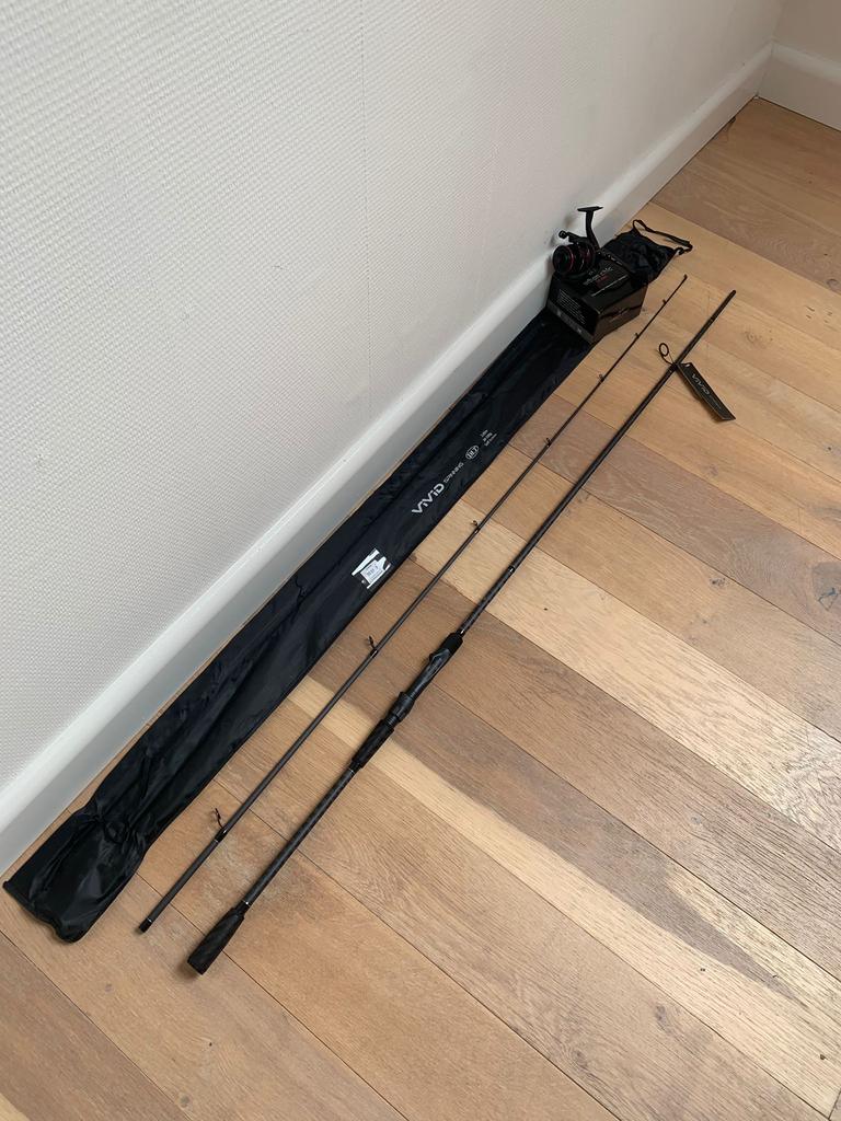 Nieuwe DLT Vivid spinhengel + DLT molen, 3.00m & 30-100 gr, Nieuw, Ophalen of Verzenden, Dlt, Dlt