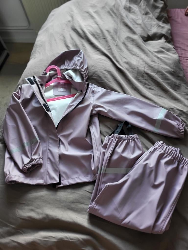 Lichtpaars regenpak lila jas -  Nieuw zara h&m 128 134 💫, Kinderen en Baby's, Kinderkleding | Maat 128, Nieuw, Jongen of Meisje