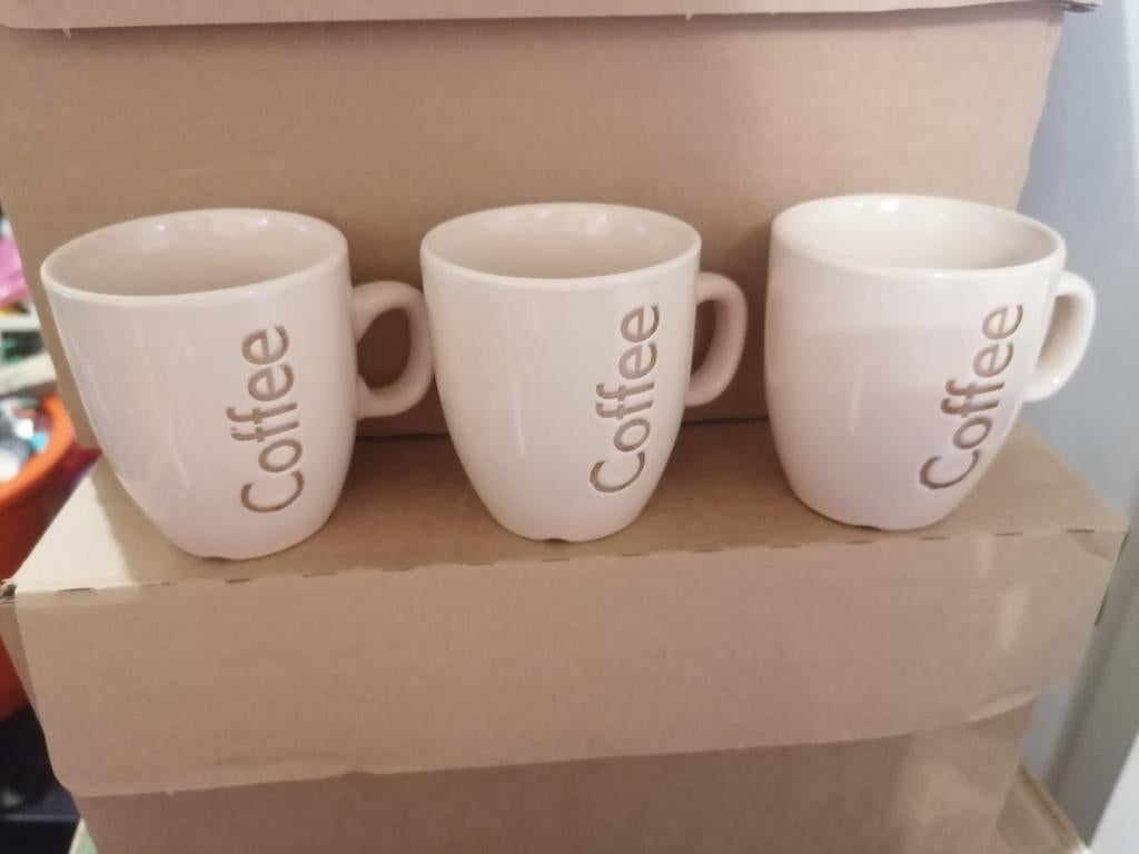 Set van 3 'Coffee' kopjes - Zo goed als nieuw, Keramiek, Ophalen of Verzenden, Zo goed als nieuw, Overige stijlen