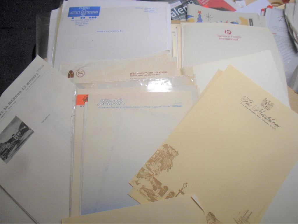briefpapier stapeltje hotel Andorra+ enveloppes vele landen, Verzenden