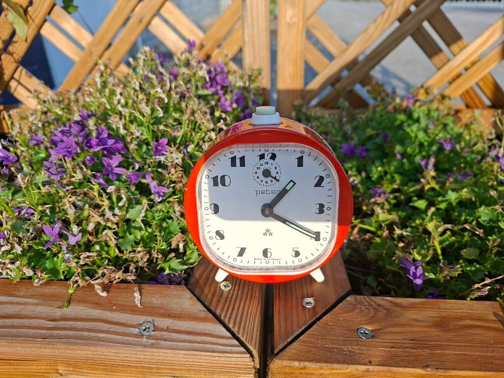 Leuke oude vintage wekker nog goed werkende, Witgoed en Apparatuur, Wekkers, Ophalen of Verzenden, Gebruikt