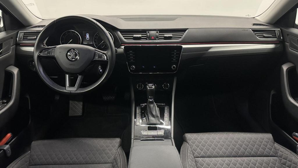 Skoda Superb Combi 1.5 TSI ACT Style Business CAMERA CARPLAY, Auto's, 4 cilinders, Zwart, Origineel Nederlands, 1600 kg