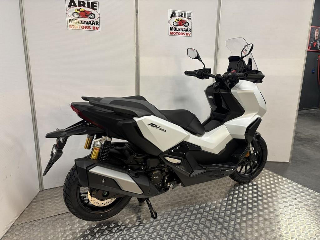Honda ADV 350 (bj 2026) - foto 2