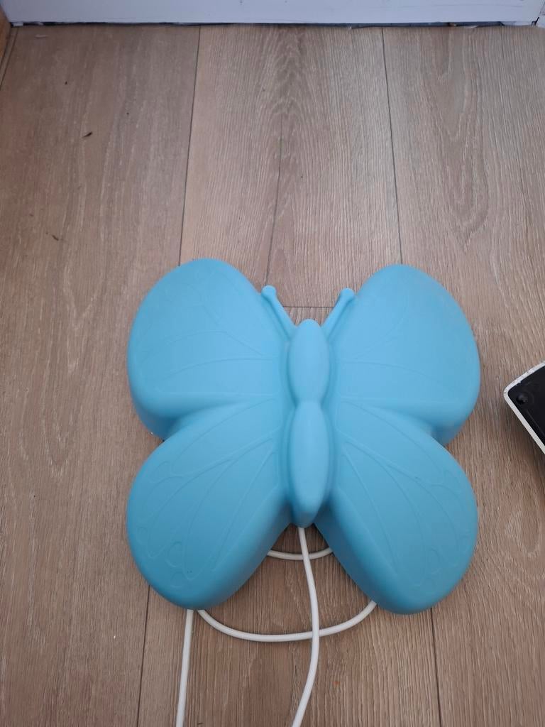 Leuke vlinderlamp voor kinderkamer - licht mooi op in donker, Huis en Inrichting, Lampen | Overige, Zo goed als nieuw, Ophalen