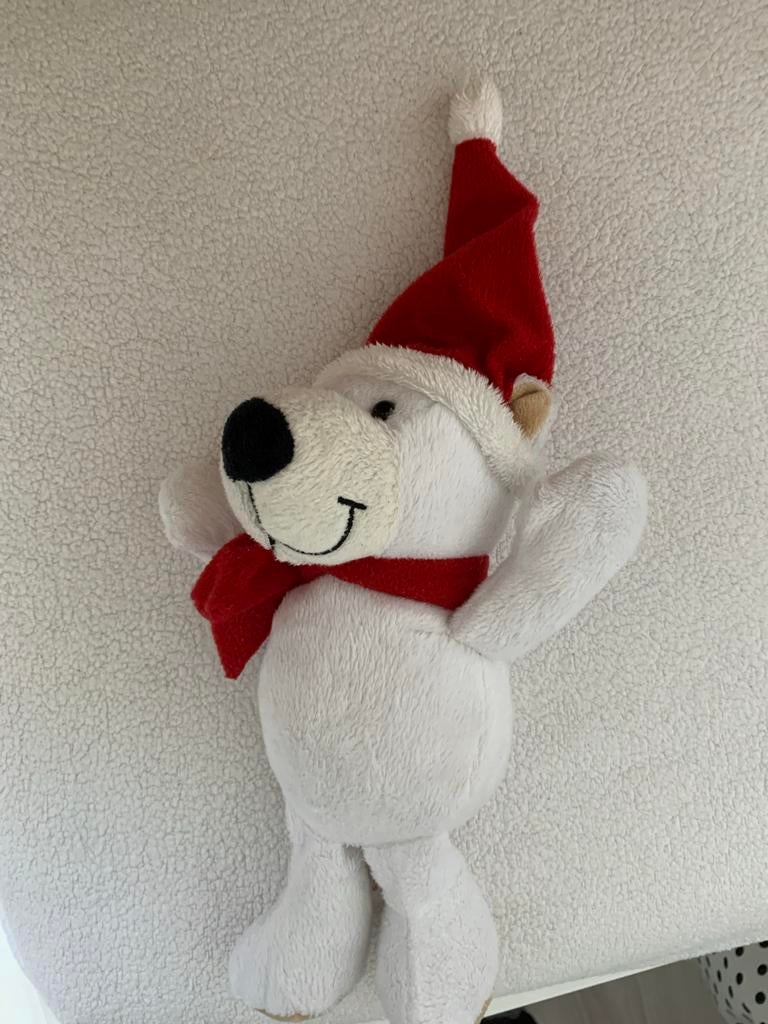 Kerst ijsbeer knuffel met mutsjaal en muts, Ophalen of Verzenden, Zo goed als nieuw, Beer