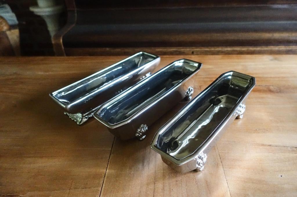 3 nieuwe zilverkleurige bakjes aardewerk - 5,- pst, Steen, Minder dan 30 cm, Nieuw, Ophalen of Verzenden