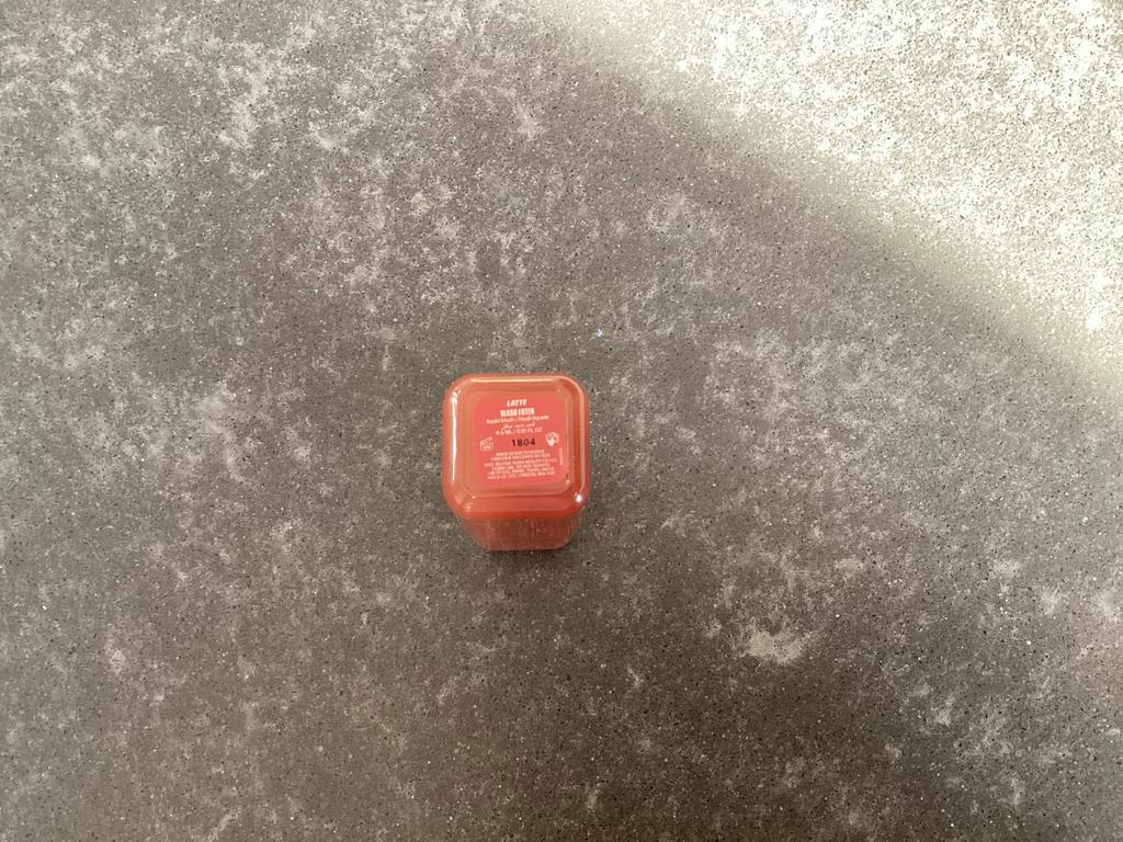 Huda Beauty Blush Filter in Latte, Sieraden, Tassen en Uiterlijk, Uiterlijk | Cosmetica en Make-up, Wangen, Gebruikt, Bruin, Ophalen of Verzenden