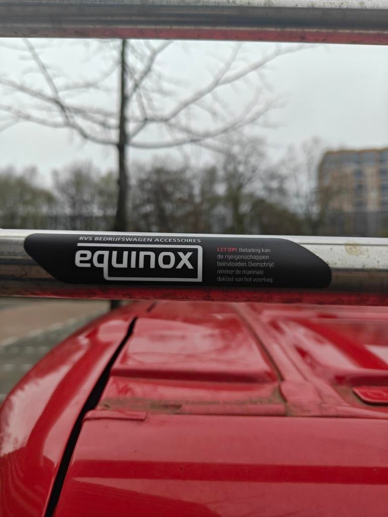 Equinox L3 imperiaal voor lengte 3 auto's, Ophalen of Verzenden, Zo goed als nieuw
