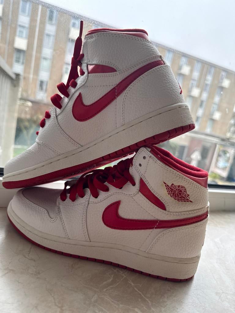 Nike Air Jordan 1 Mid - Wit met Rood maat 39, Ophalen, Gedragen, Wit, Sneakers of Gympen