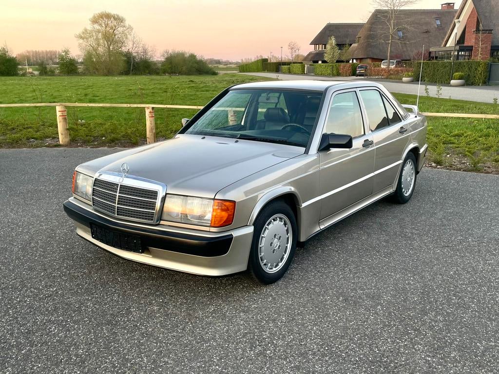 190E 2.3 16V, 1e eigenaar, Lage km, Oldtimer, Airco,Cosworth, Auto's, Achterwielaandrijving, Zwart, 4 cilinders, Leder