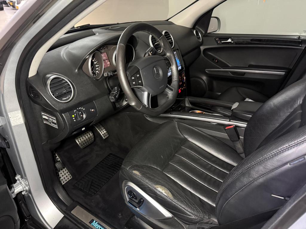 Mercedes-Benz M-klasse 500 AUT / ABC uitlaat / dakraam / gew, Auto's, Mercedes-Benz, Automaat, Gebruikt, Leder, Bedrijf