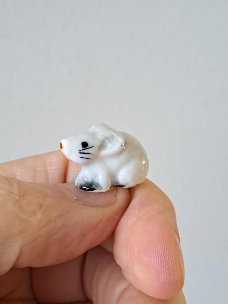 Mini muis van porselein, 2.5x1.5x1.5cm, Ophalen of Verzenden, Gebruikt, Dier
