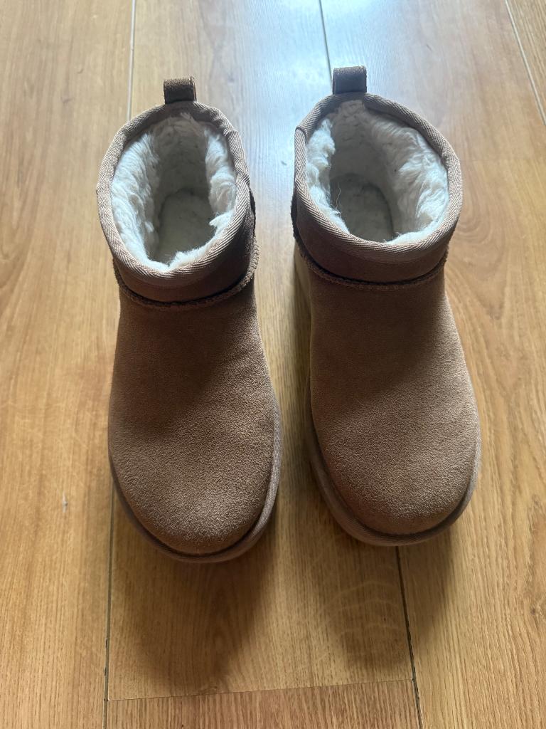UGG maat 37, Kleding | Dames, Schoenen, UGG, Bruin, Nieuw, Dansschoenen
