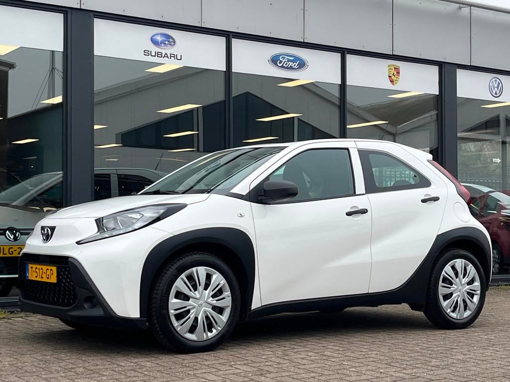 Toyota Aygo X 1.0 VVT-i | All Season banden | Airco | Cruise, Stof, Gebruikt, 4 stoelen, Wit