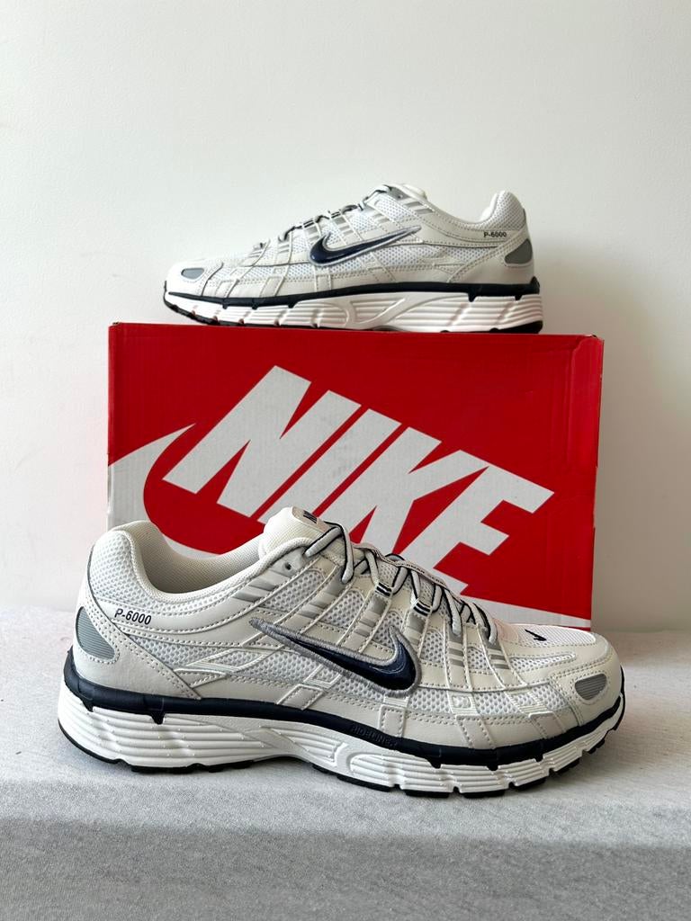 Nike P-6000 Obsidian Summit White (EU 42,5), Wit, Nike, Nieuw, Ophalen of Verzenden