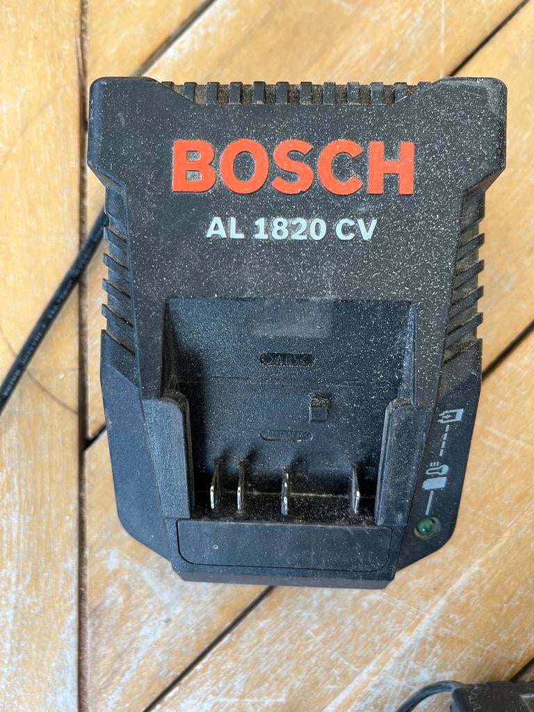 Oplader voor blauwe bosch accu, Ophalen of Verzenden, Zo goed als nieuw