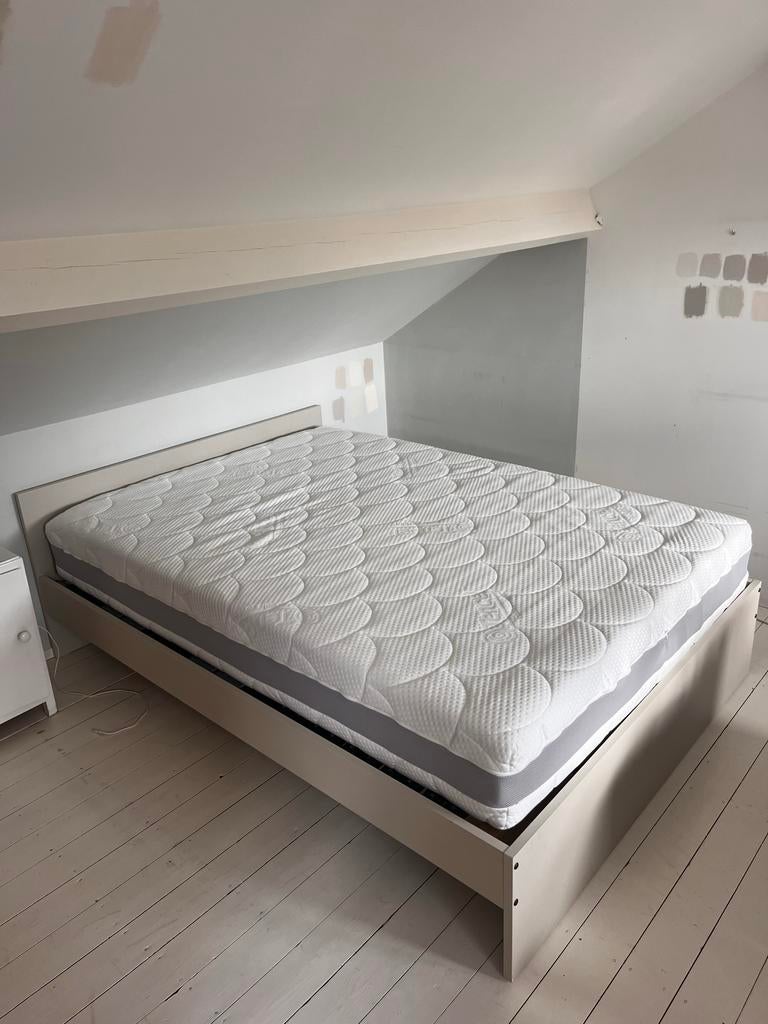 IKEA bedframe met Tencel matras en lattenbodem, Huis en Inrichting, Ophalen, Beige, Tweepersoons, 140 cm