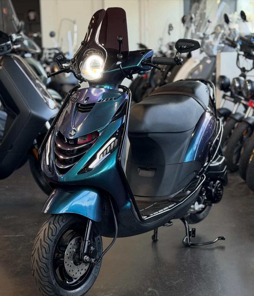 Piaggio zip 80cc Malossi full option 2019, Fietsen en Brommers, Scooters | Piaggio, Zo goed als nieuw, Zip, Benzine, Ophalen