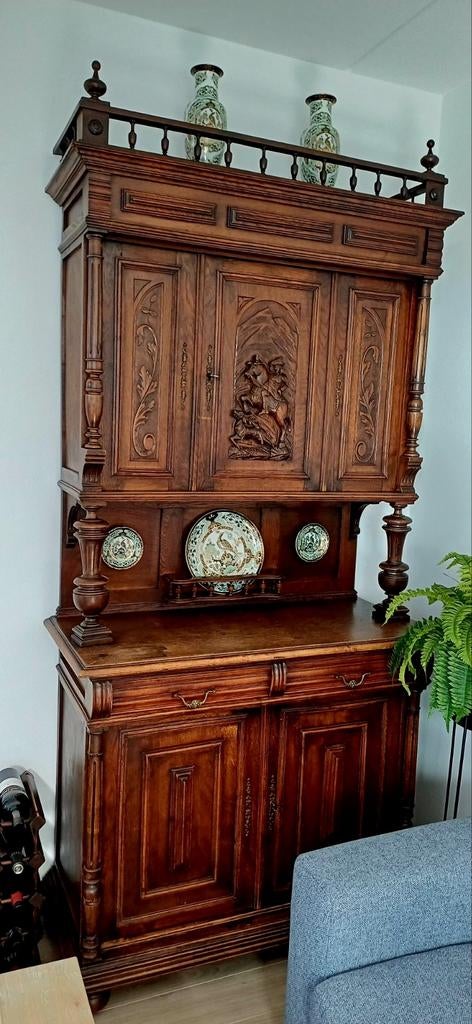 Antieke houten kast met houtsnijwerk, Antiek en Kunst, Ophalen