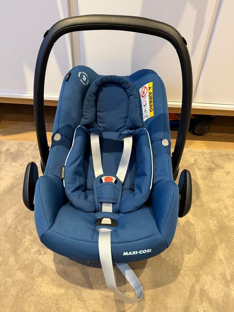 Maxi-Cosi Rock Essential Blue I-Size autostoel, Ophalen, Autogordel of Isofix, Zijbescherming, Zo goed als nieuw