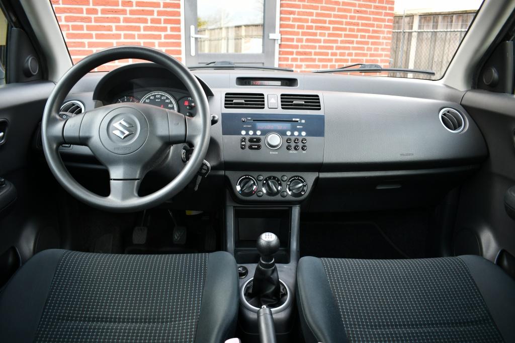 Suzuki Swift 1.3 Bandit | 1e Eigenaar | Orig-NL | Dealeronde, Stof, 965 kg, 400 kg, Swift