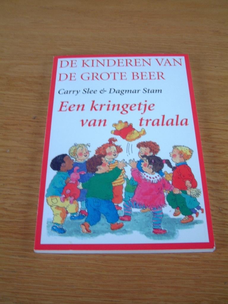 boek De kinderen van de grote beer Carry Slee, Ophalen of Verzenden, Zo goed als nieuw, Fictie algemeen