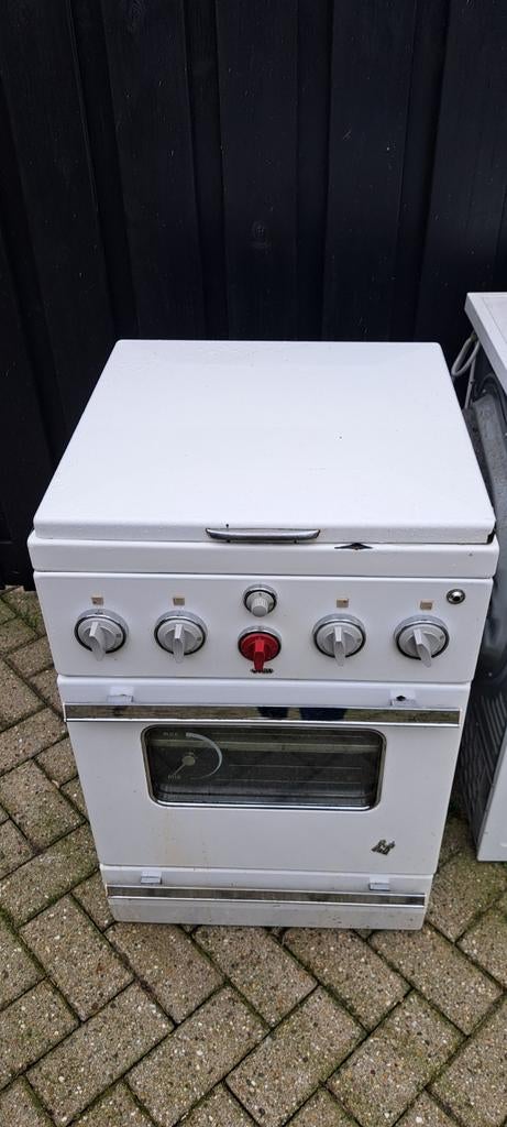 Oud gasstel, Witgoed en Apparatuur, Fornuizen, Ophalen, Vrijstaand, Gas, 4 kookzones