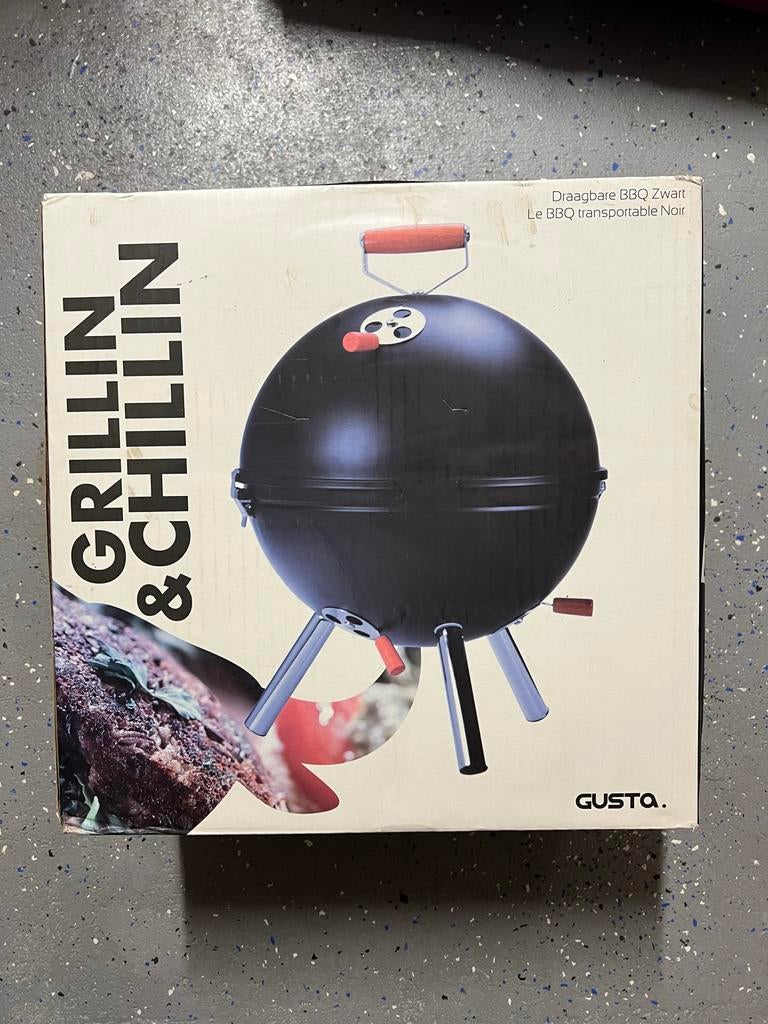 Nieuwe Gusta BBQ Ball Grillin & Chillin draagbaar zwart, Ophalen of Verzenden, Nieuw