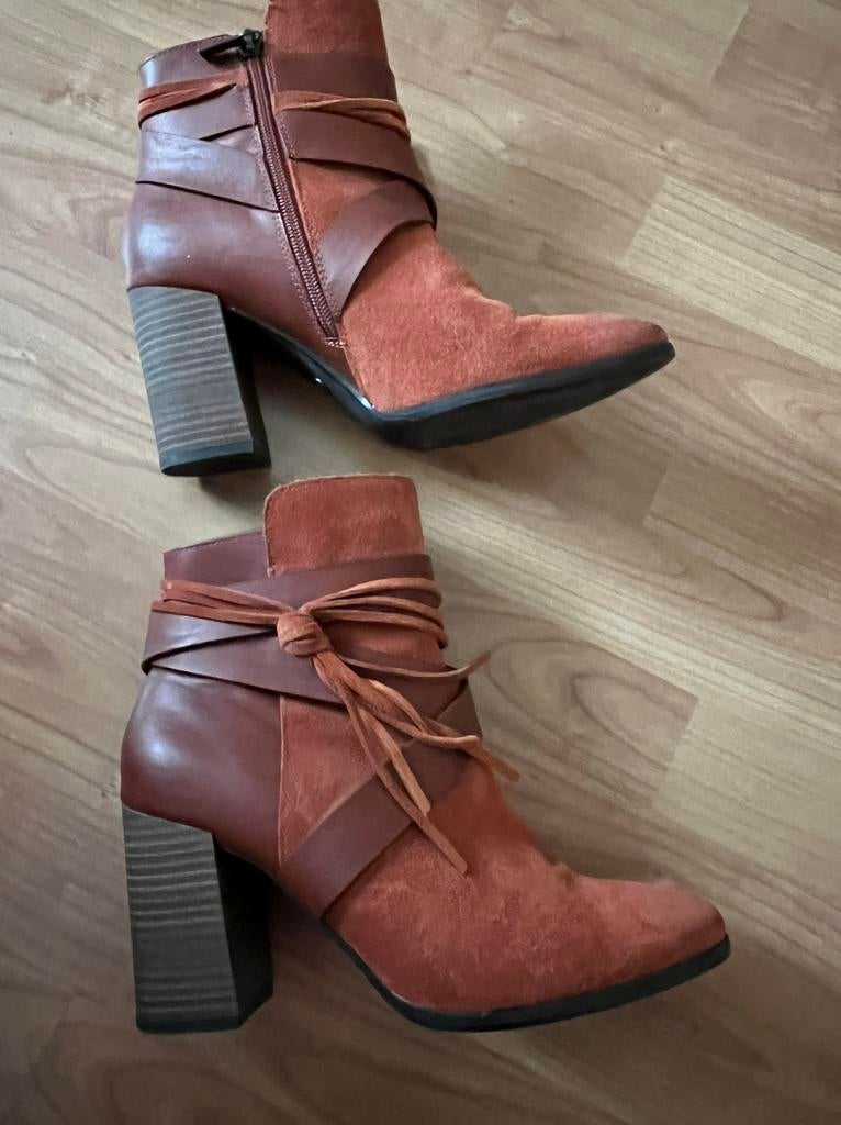 Tamaris laarsjes maat 40, Kleding | Dames, Ophalen of Verzenden, Zo goed als nieuw, Overige kleuren