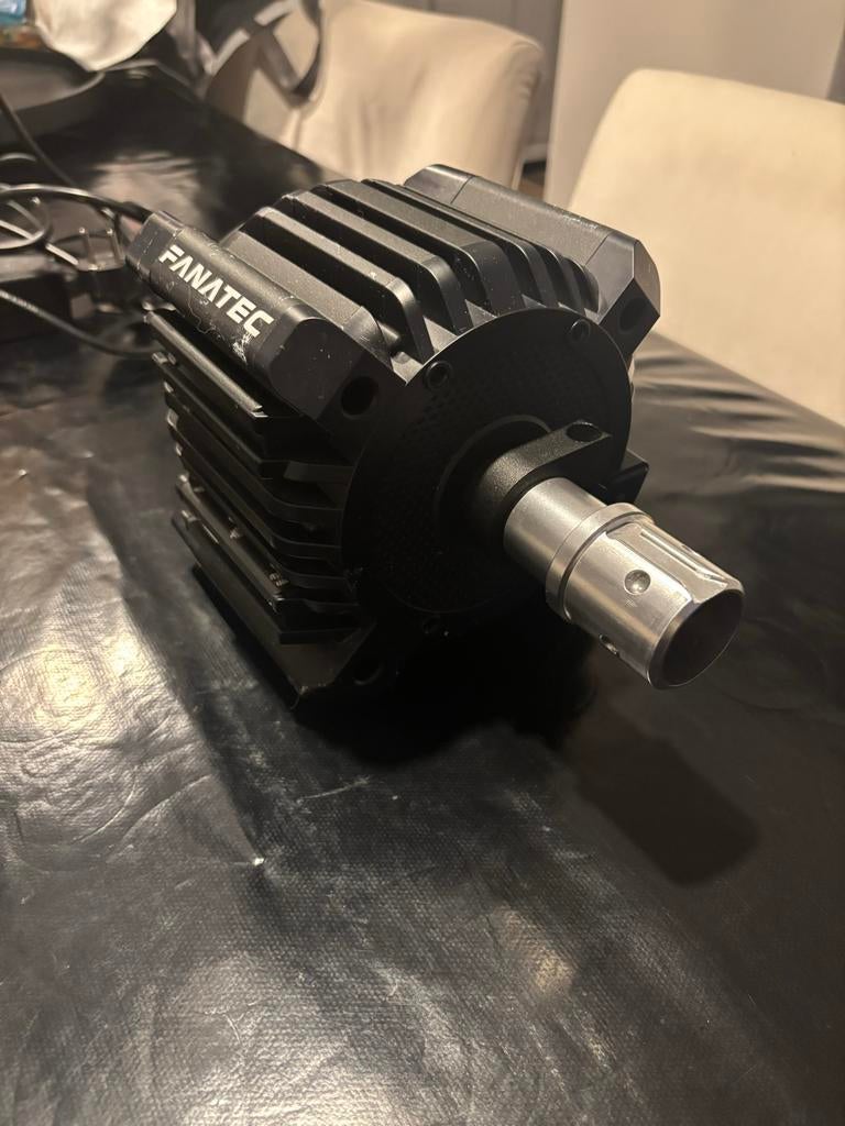 Fanatec CSL DD (8NM Boost Kit) + Clubsport Stuur Formula V2., Ophalen, Gebruikt, 1 speler, Racen en Vliegen