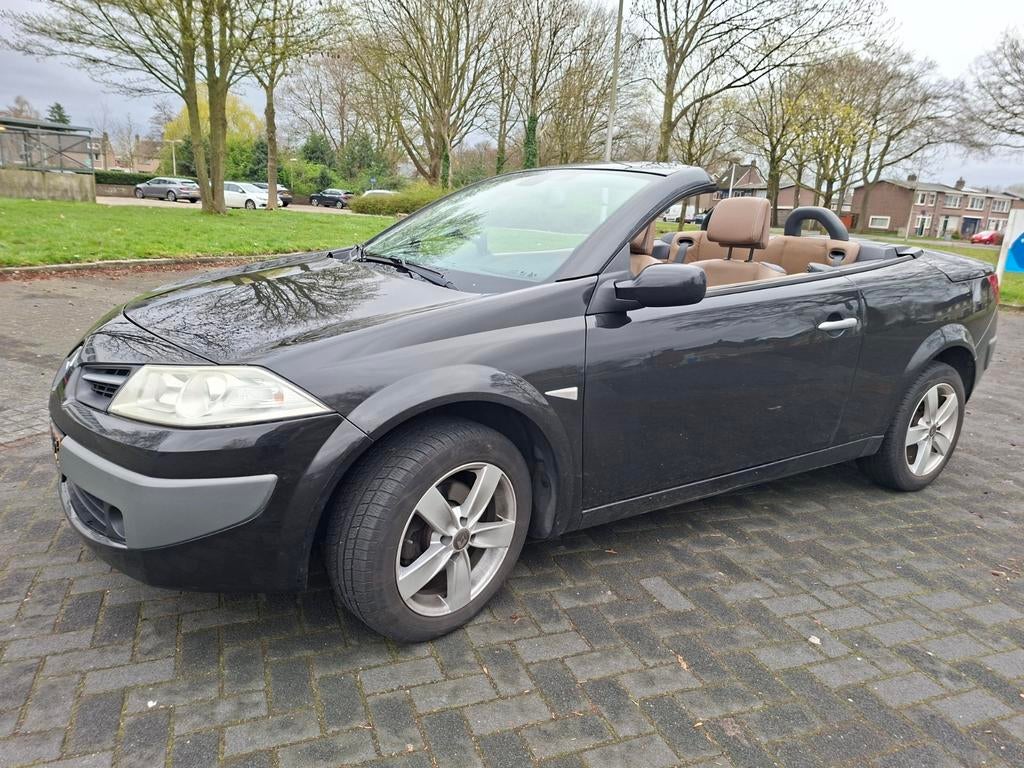 Renault Mégane 1.6 16V 82KW Cabrio AUT 2008 Zwart, Auto's, Euro 5, 1340 kg, 4 cilinders, Cabriolet