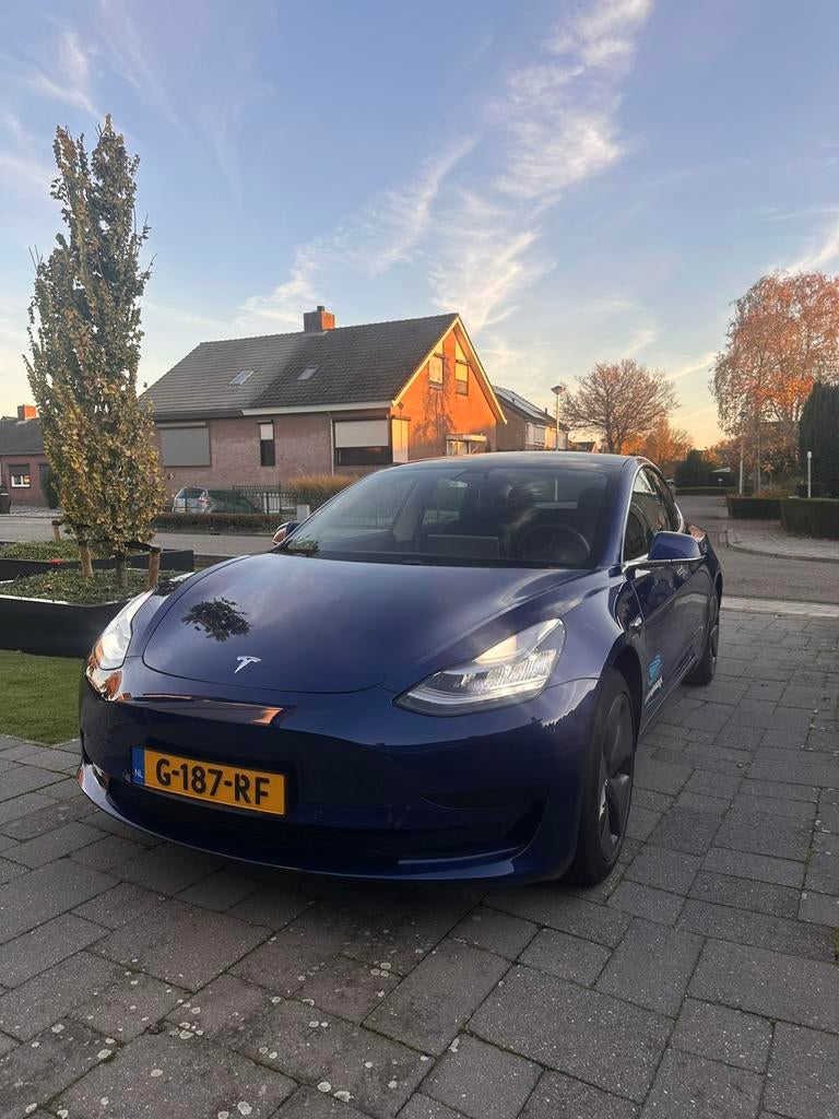 Tesla Model 3 Blauw full self drive, Auto's, Tesla, Automaat, Achterwielaandrijving, Zwart, Blauw