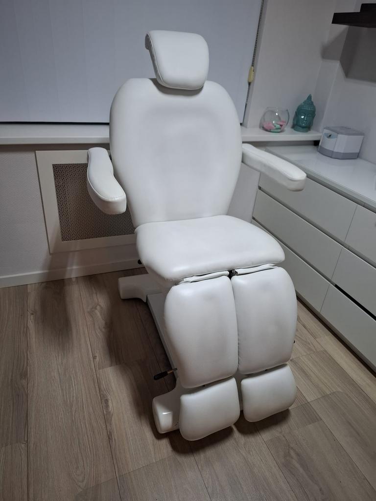Pedicure/schoonheid behandelstoel, Sport en Fitness, Massageproducten, Ophalen of Verzenden, Zo goed als nieuw, Massagetafel