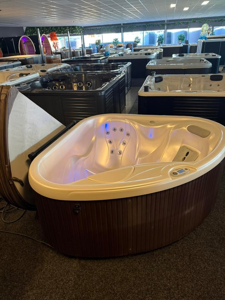 Jacuzzi hot spot 2 persoons Amerikaanse spa, Ophalen, Zo goed als nieuw, Pomp