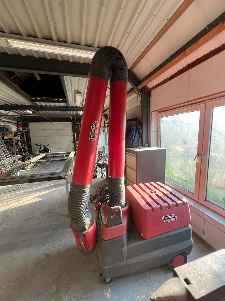 Lincoln Electric Mobiele Lasrookafzuiger, Ophalen