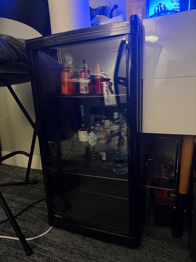 Mini koelkast, Witgoed en Apparatuur, Koelkasten en IJskasten, Zonder vriesvak, 75 tot 100 liter, Zo goed als nieuw, 45 tot 60 cm