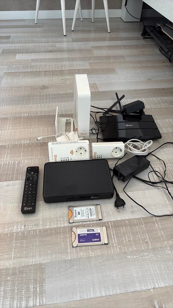 Compleet Ziggo Pakket: Modem, Mediabox, Routers, Wifi, Ophalen, Gebruikt, Router met modem