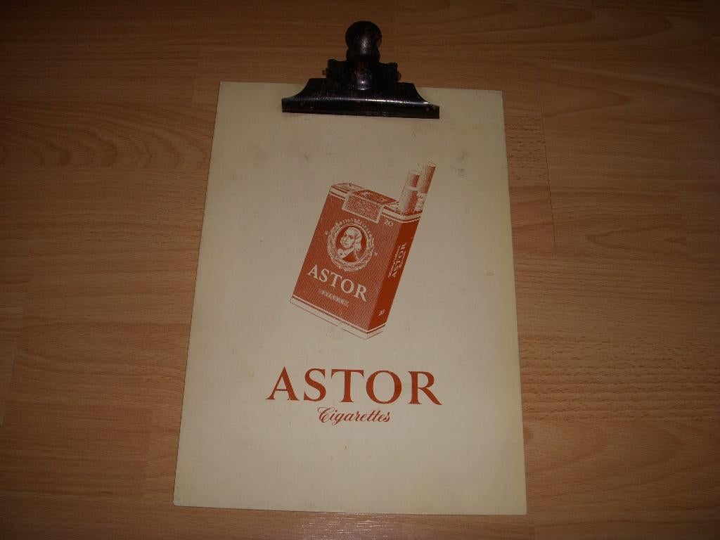 Jaren 60 klembord Astor cigarettes voor sigarenwinkel, Ophalen of Verzenden, Gebruikt, Overige typen