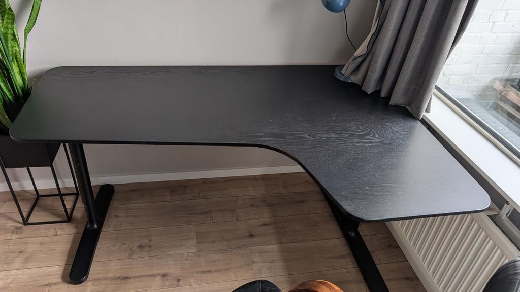 Zwart Bekant hoekbureau van IKEA, Ophalen, Gebruikt