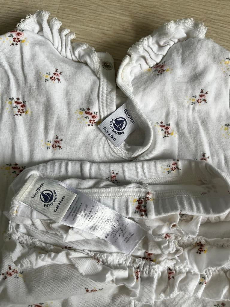 Petit Bateau romper en broekje met bloemenprint maat 81, Kinderen en Baby's, Ophalen of Verzenden, Gebruikt, Meisje