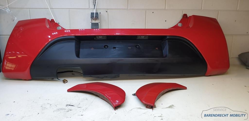 Achterbumper Twingo II RS rood 620222417R origineel gebruikt, Auto-onderdelen, Renault Group, Gebruikt, Contact.group@renault.com