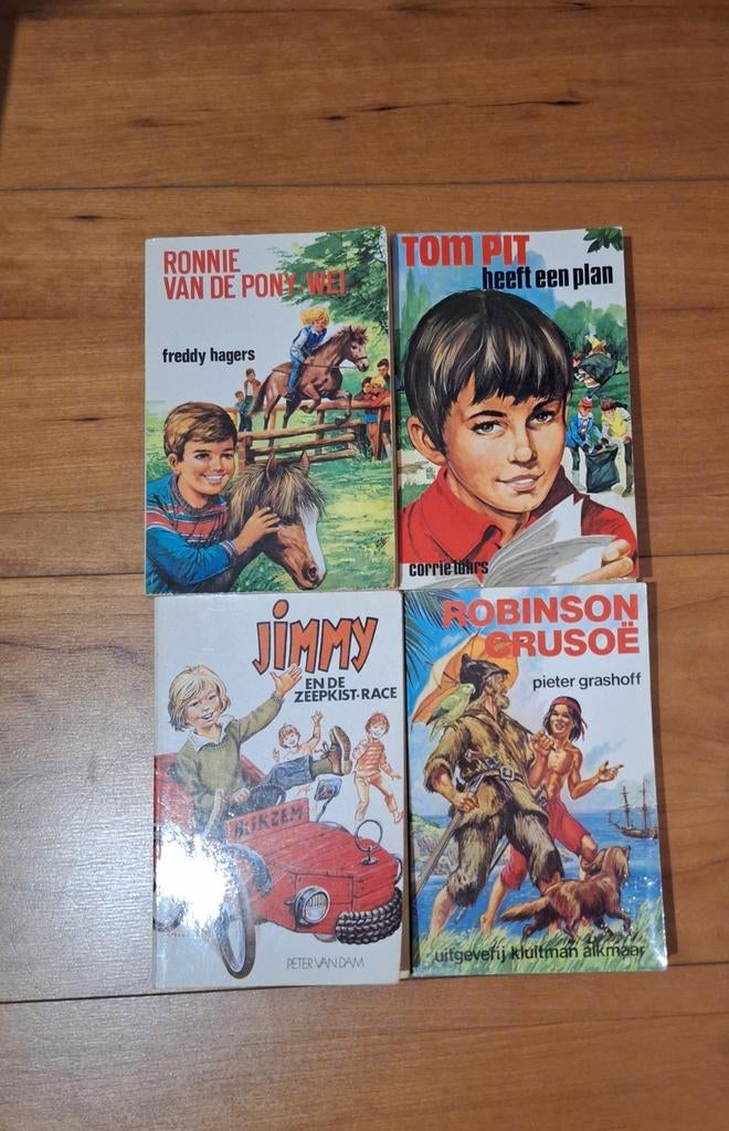 Vier vintage nostalgische kinderpockets boeken, Gelezen, Europa, Ophalen of Verzenden, Meerdere comics